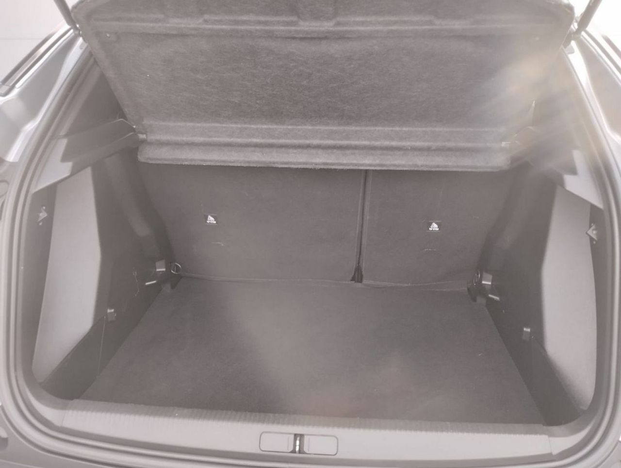 Peugeot 2008 Allure BlueHDI 130 SS EAT8 - Foto 15