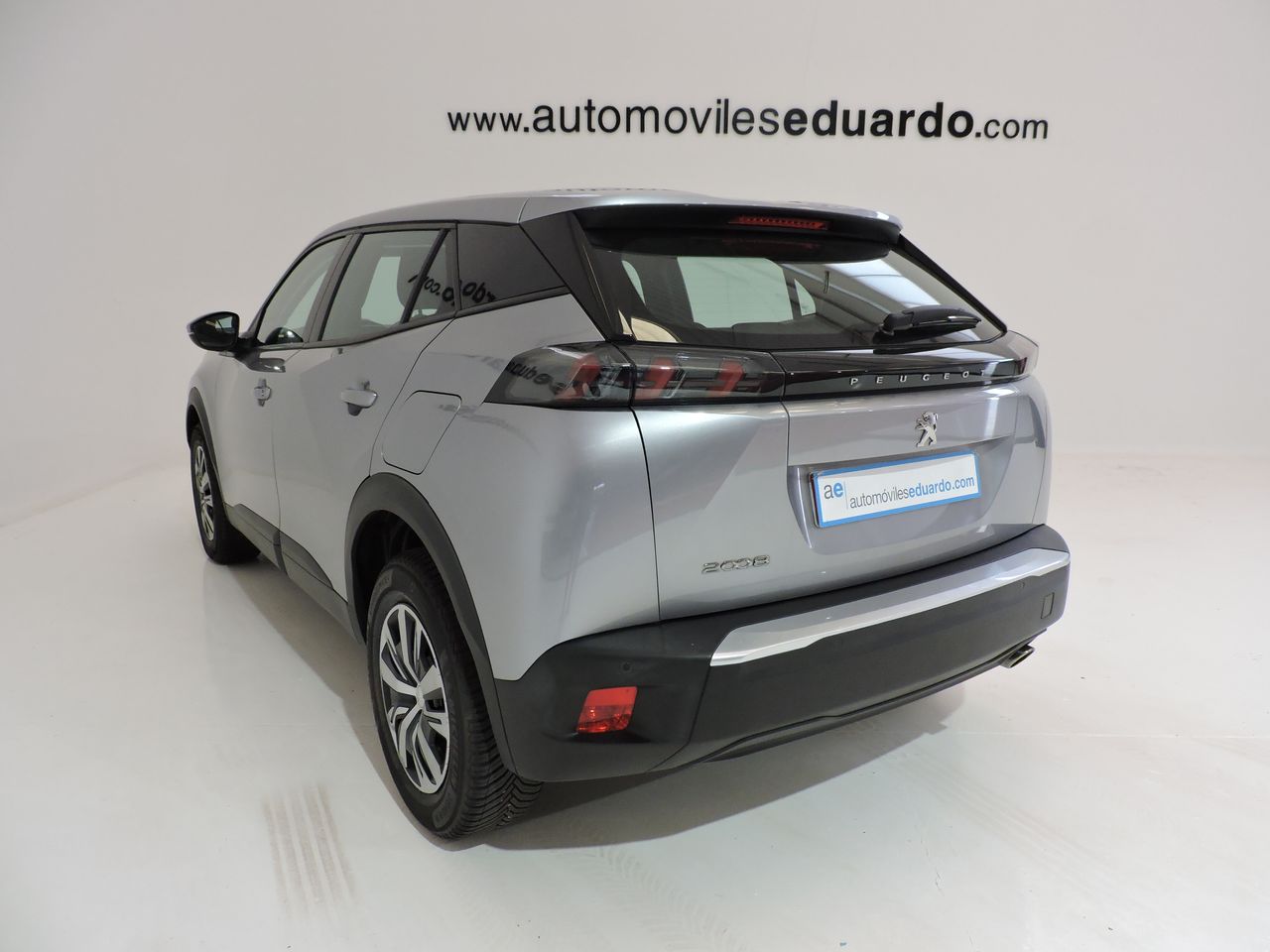 Peugeot 2008 Allure BlueHDI 130 SS EAT8 - Foto 7