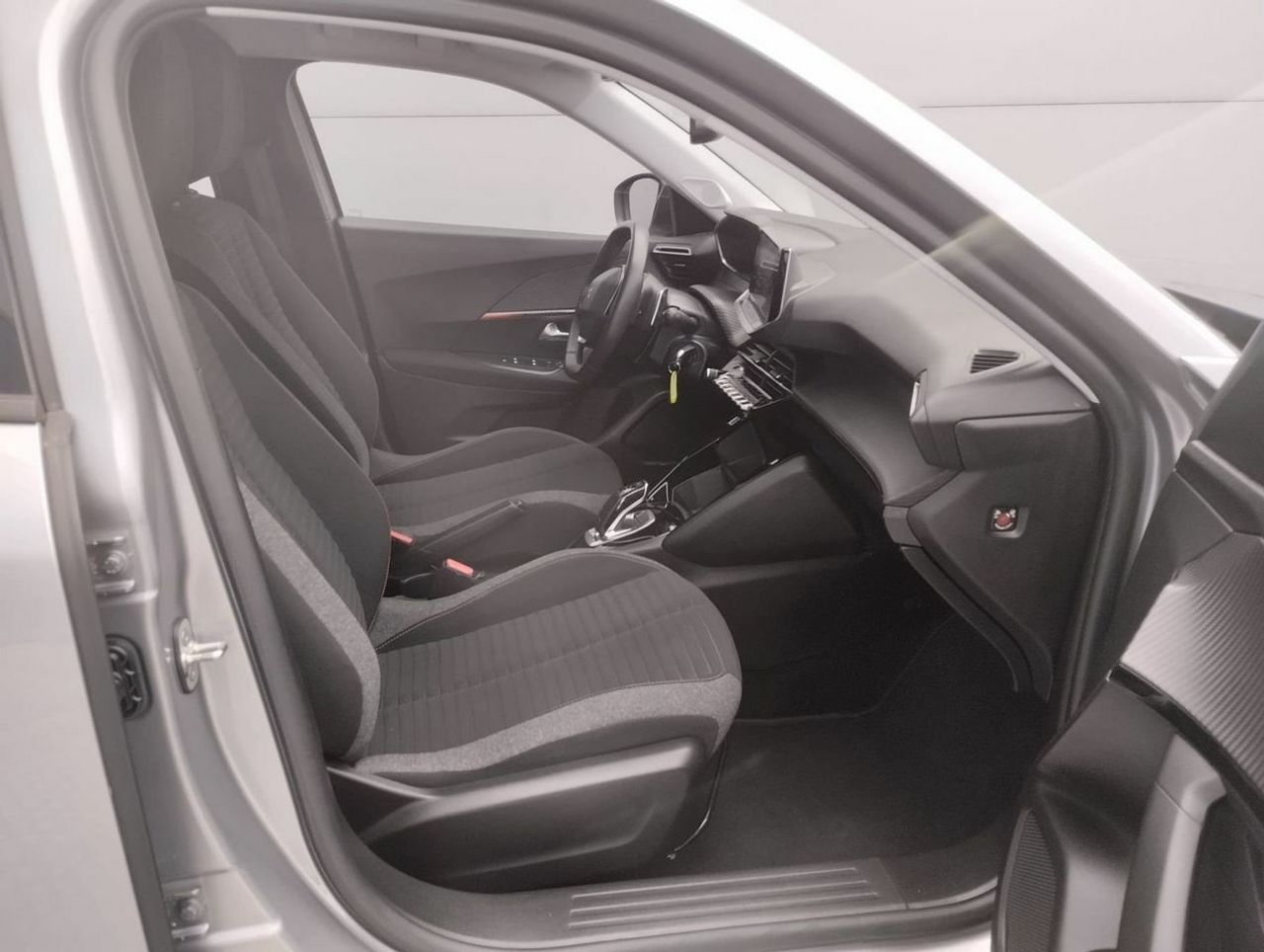 Peugeot 2008 Allure BlueHDI 130 SS EAT8 - Foto 10