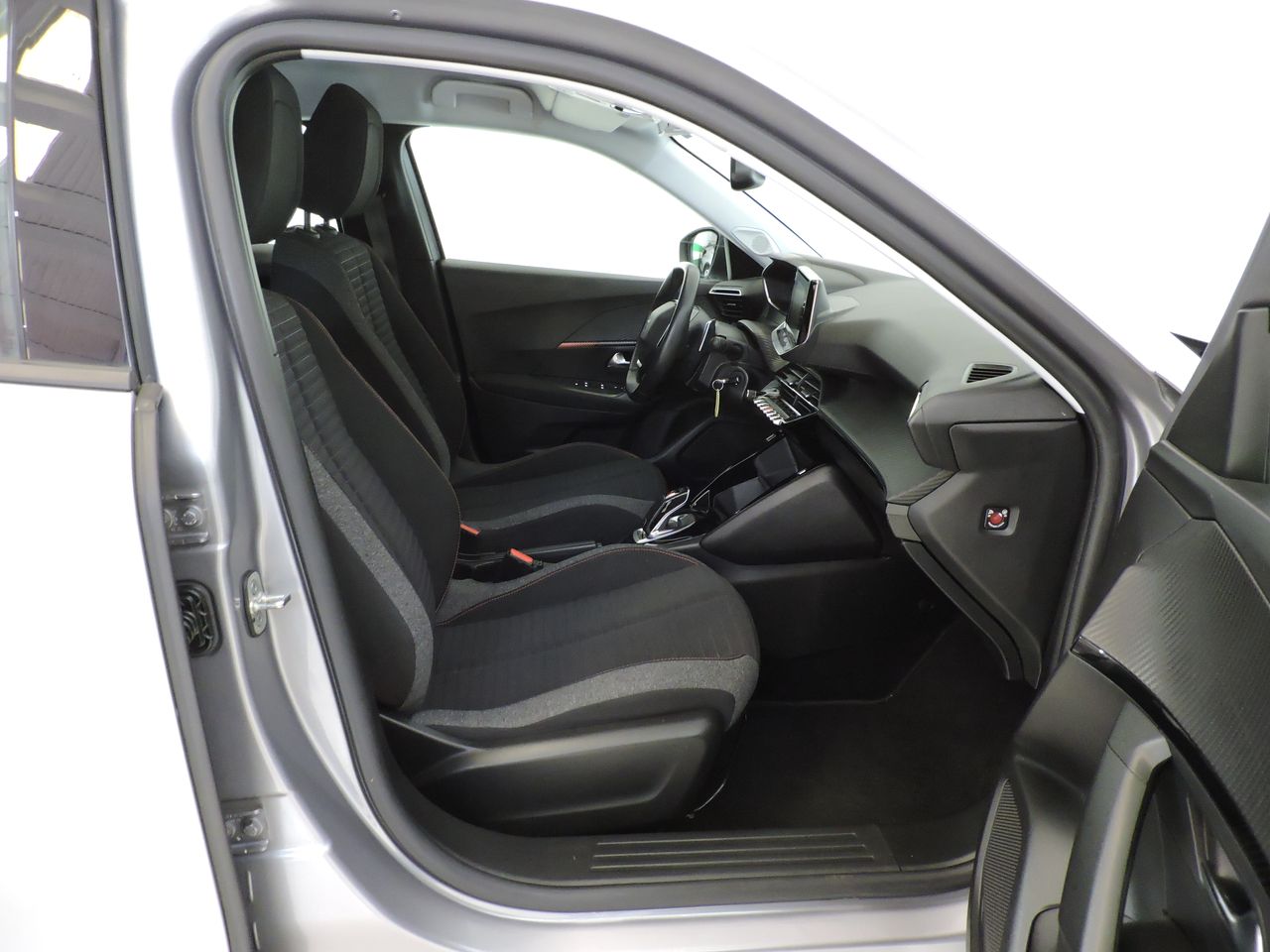 Peugeot 2008 Allure BlueHDI 130 SS EAT8 - Foto 10