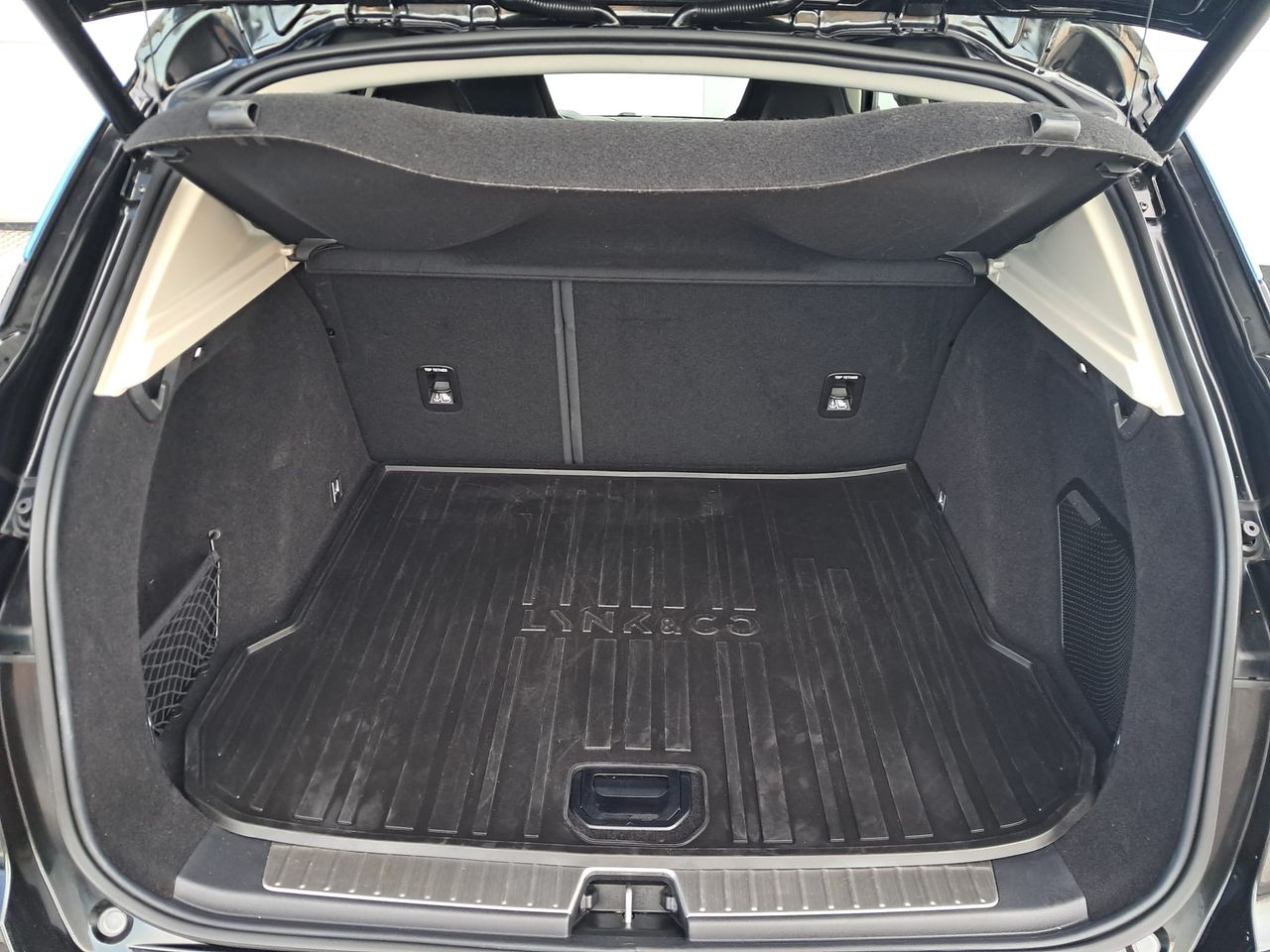 Lynk & Co 01 1.5T PHEV - Foto 17