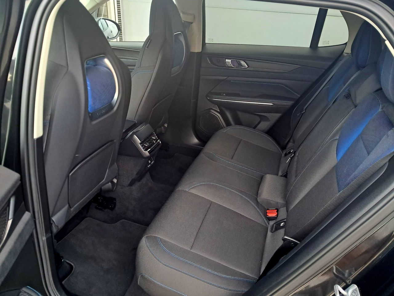 Lynk & Co 01 1.5T PHEV - Foto 11