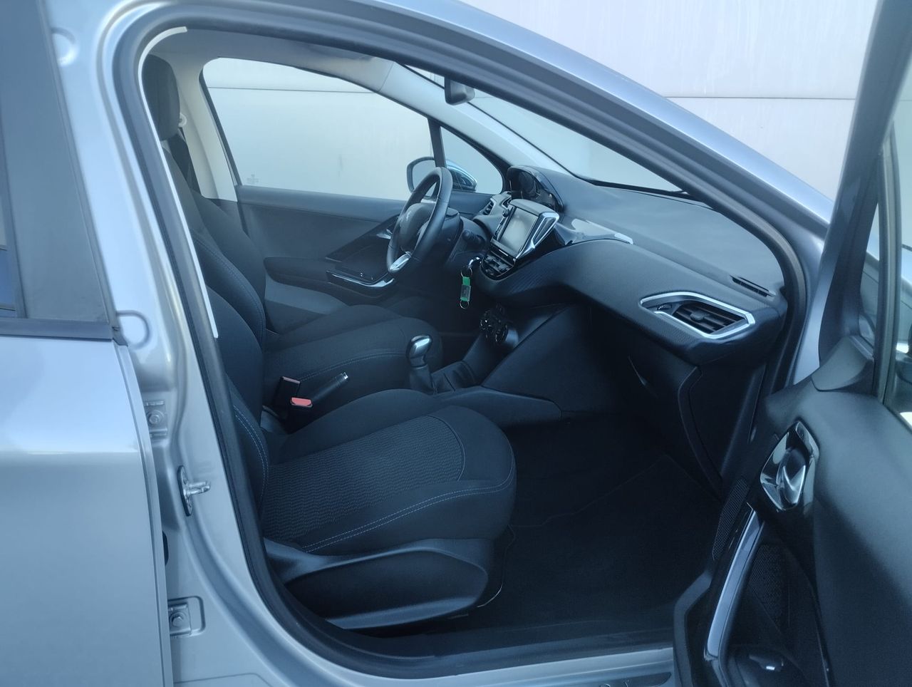 Peugeot 208 5p Signature 1.2 PureTech 82 S&S - Foto 10