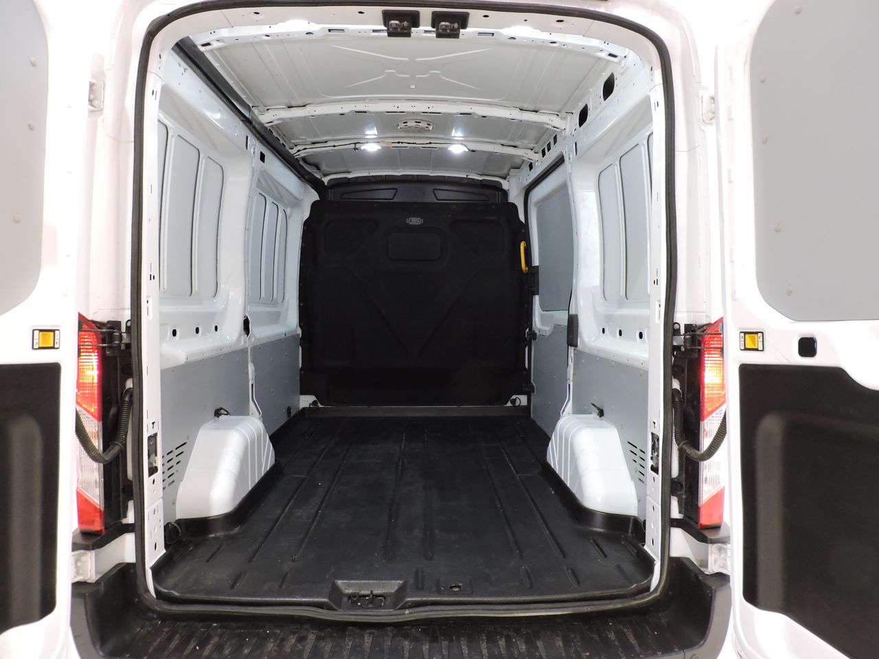 Ford Transit Furgón L2H2 VAN Delantera 130 - Foto 14