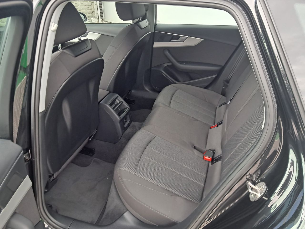 Audi A4 A4 Avant 30 TDI 136 S tronic Business line - Foto 11