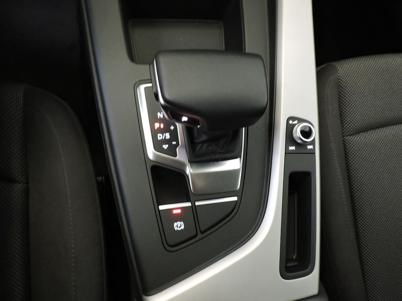 Audi A4 A4 Avant 30 TDI 136 S tronic Business line - Foto 15