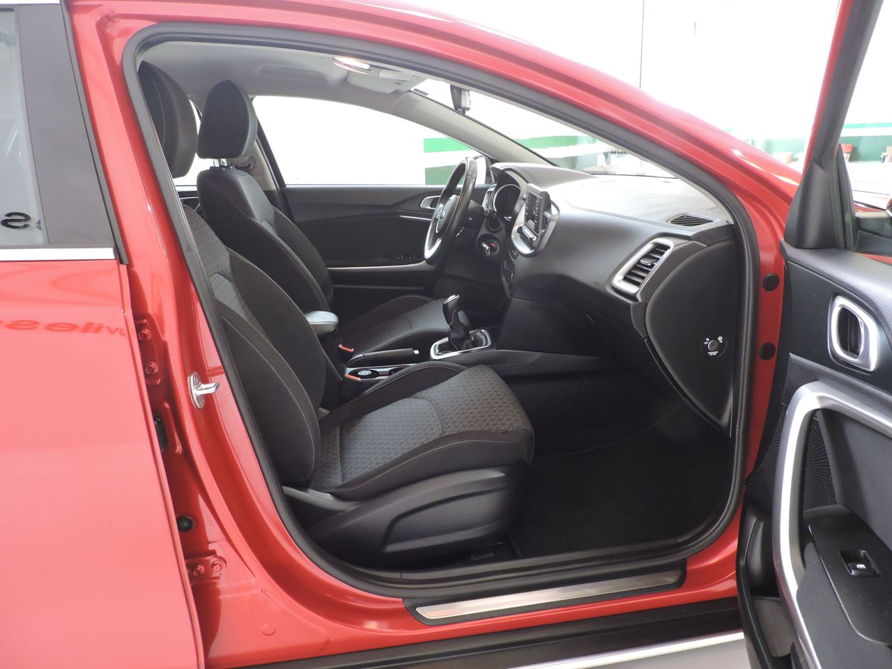 Kia XCeed 1.0 T-GDI CONCEPT 120CV - Foto 11