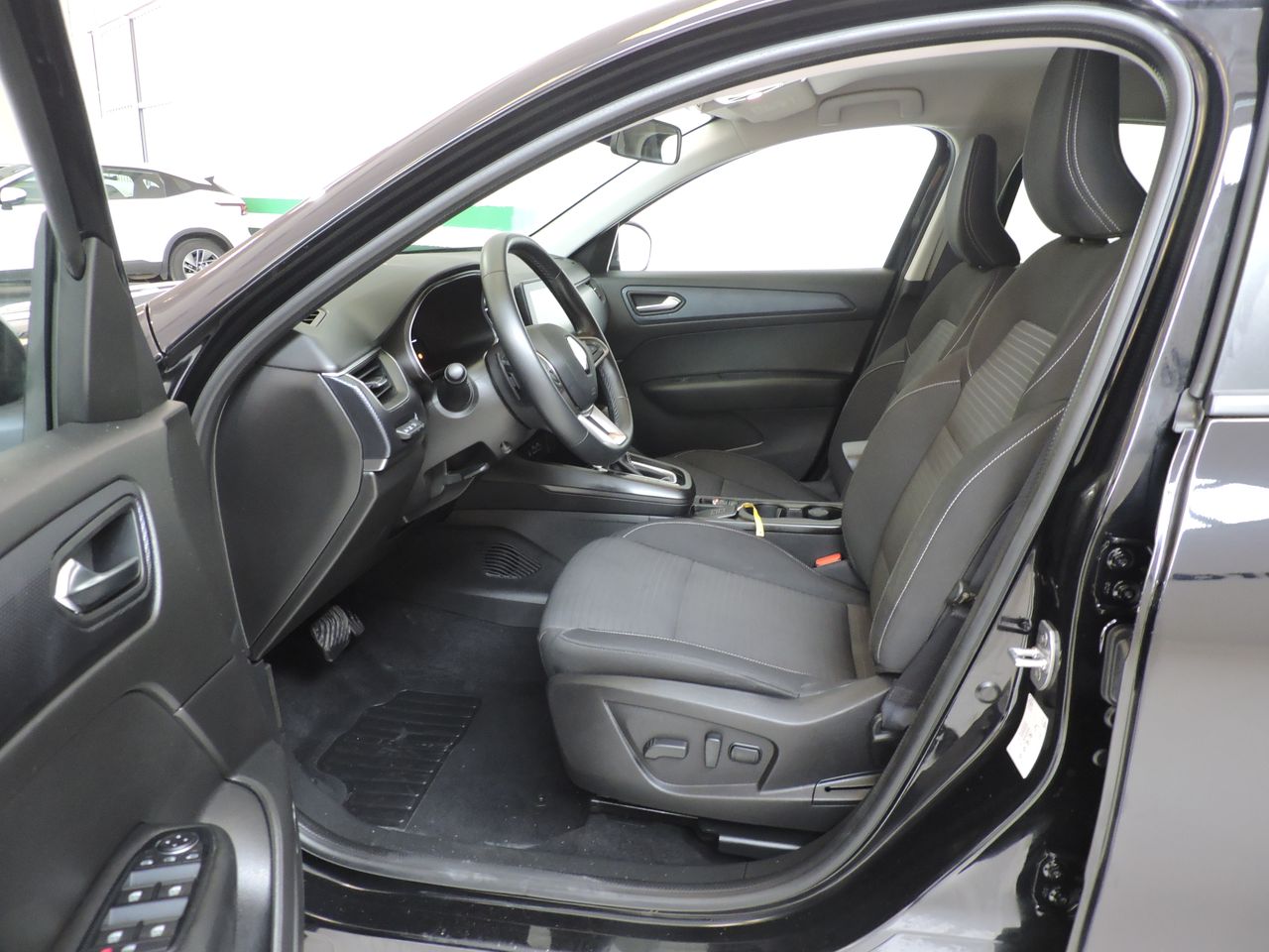 Renault Arkana TCe 140CV EDC mild hybrid Evolution - Foto 13