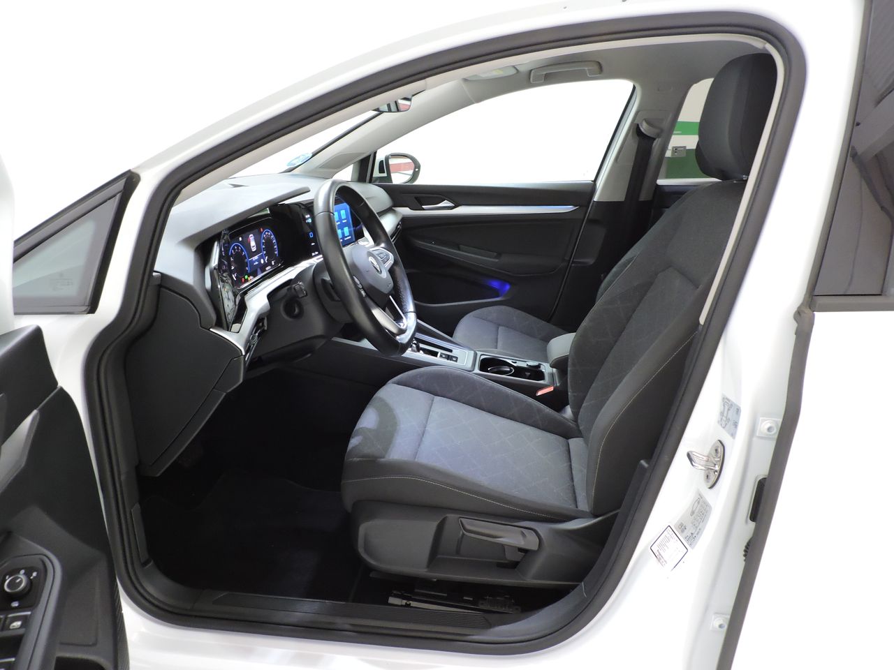 Volkswagen Golf Life 1.0 eTSI 81 kW (110 CV) DSG 7 vel. - Foto 9