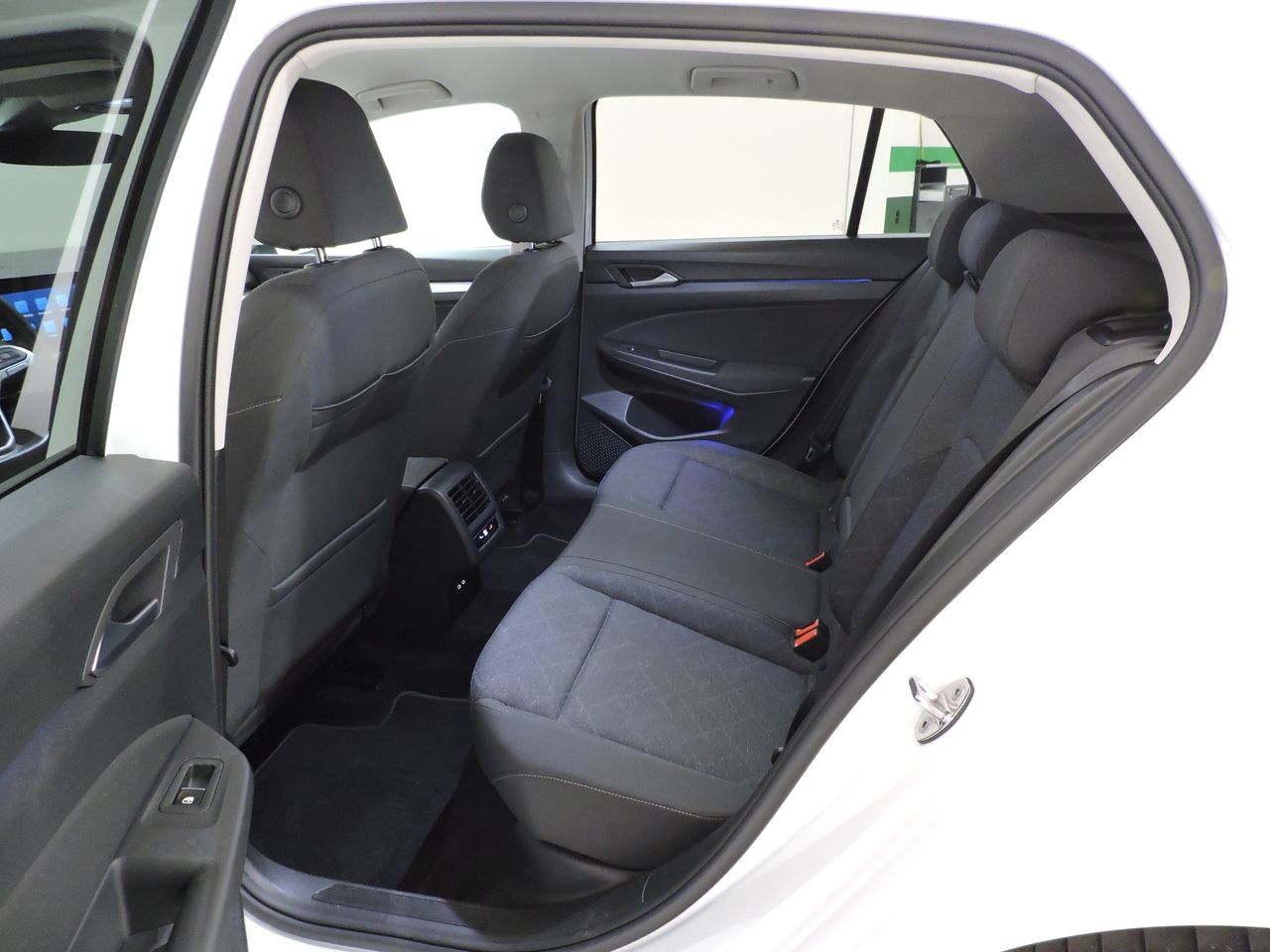 Volkswagen Golf Life 1.0 eTSI 81 kW (110 CV) DSG 7 vel. - Foto 10