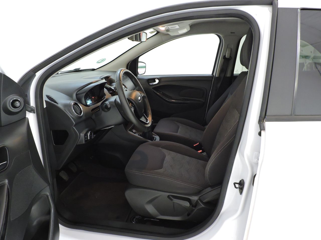 Ford Ka KA+ Ultimate 1.19 Ti-VCT 63 kW (85 CV) - Foto 10