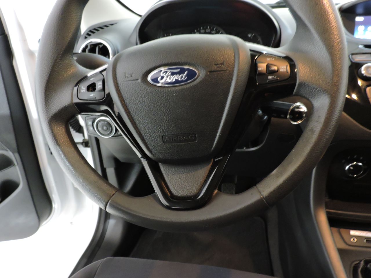 Ford Ka KA+ Ultimate 1.19 Ti-VCT 63 kW (85 CV) - Foto 9