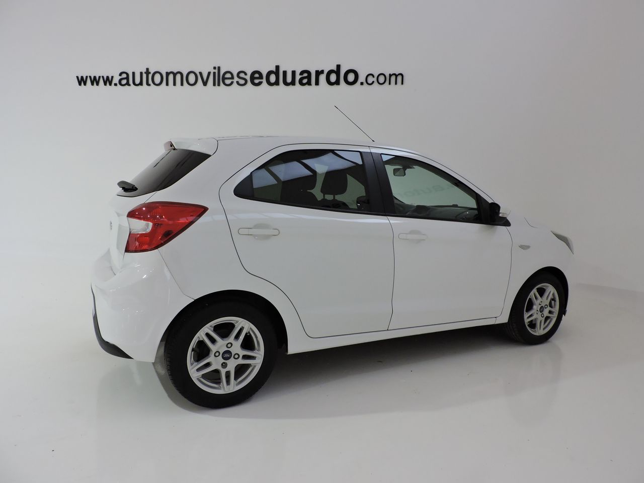 Ford Ka KA+ Ultimate 1.19 Ti-VCT 63 kW (85 CV) - Foto 5