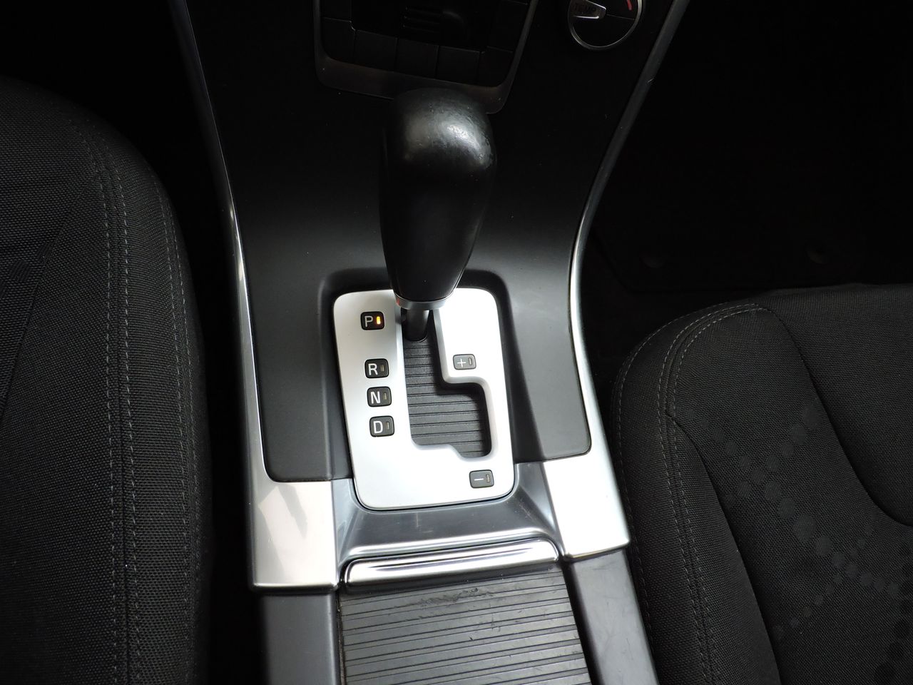 Volvo XC60 Kinetic D3 Aut. - Foto 10