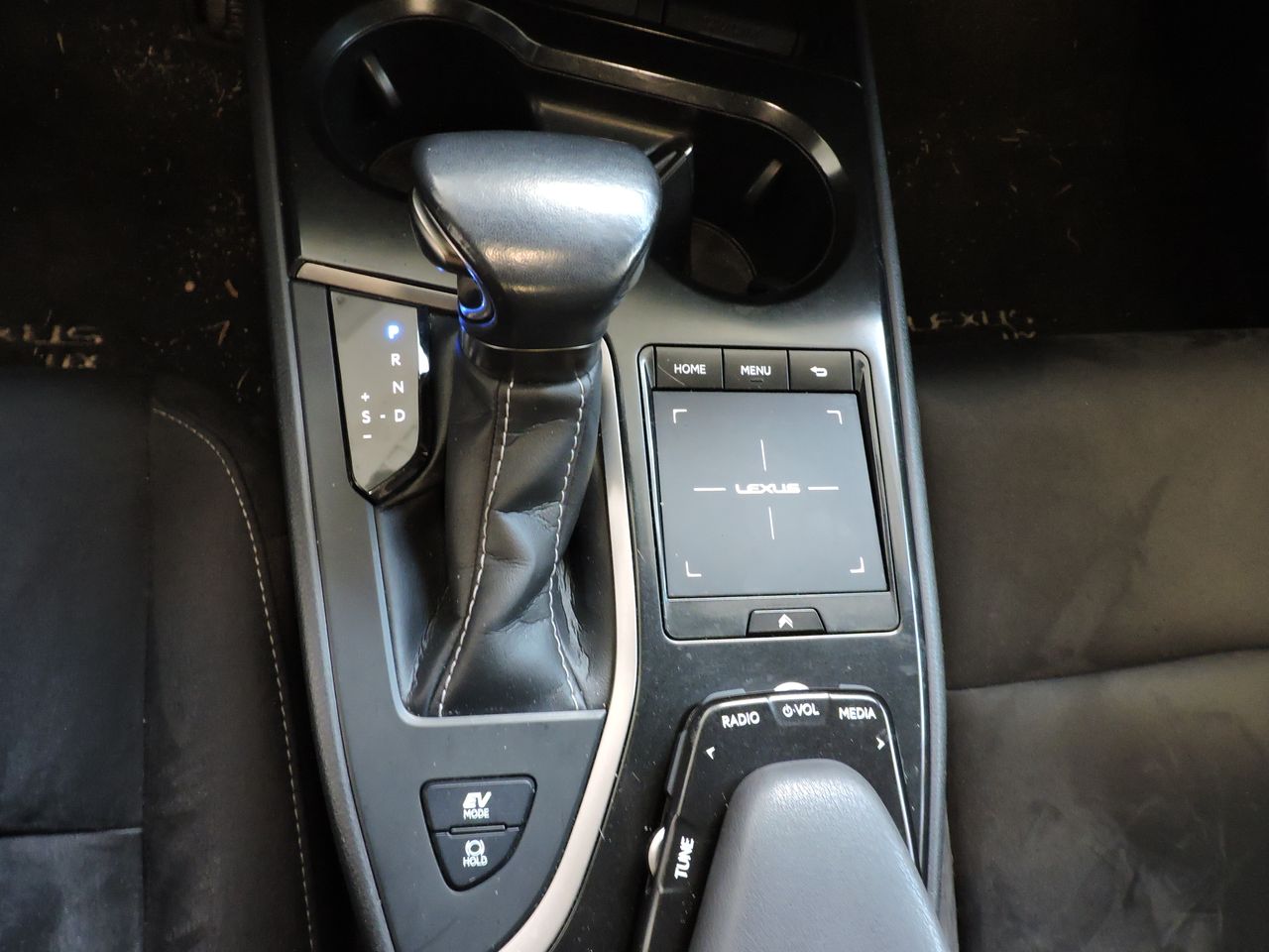 Lexus UX 250h 4x2 Business - Foto 14