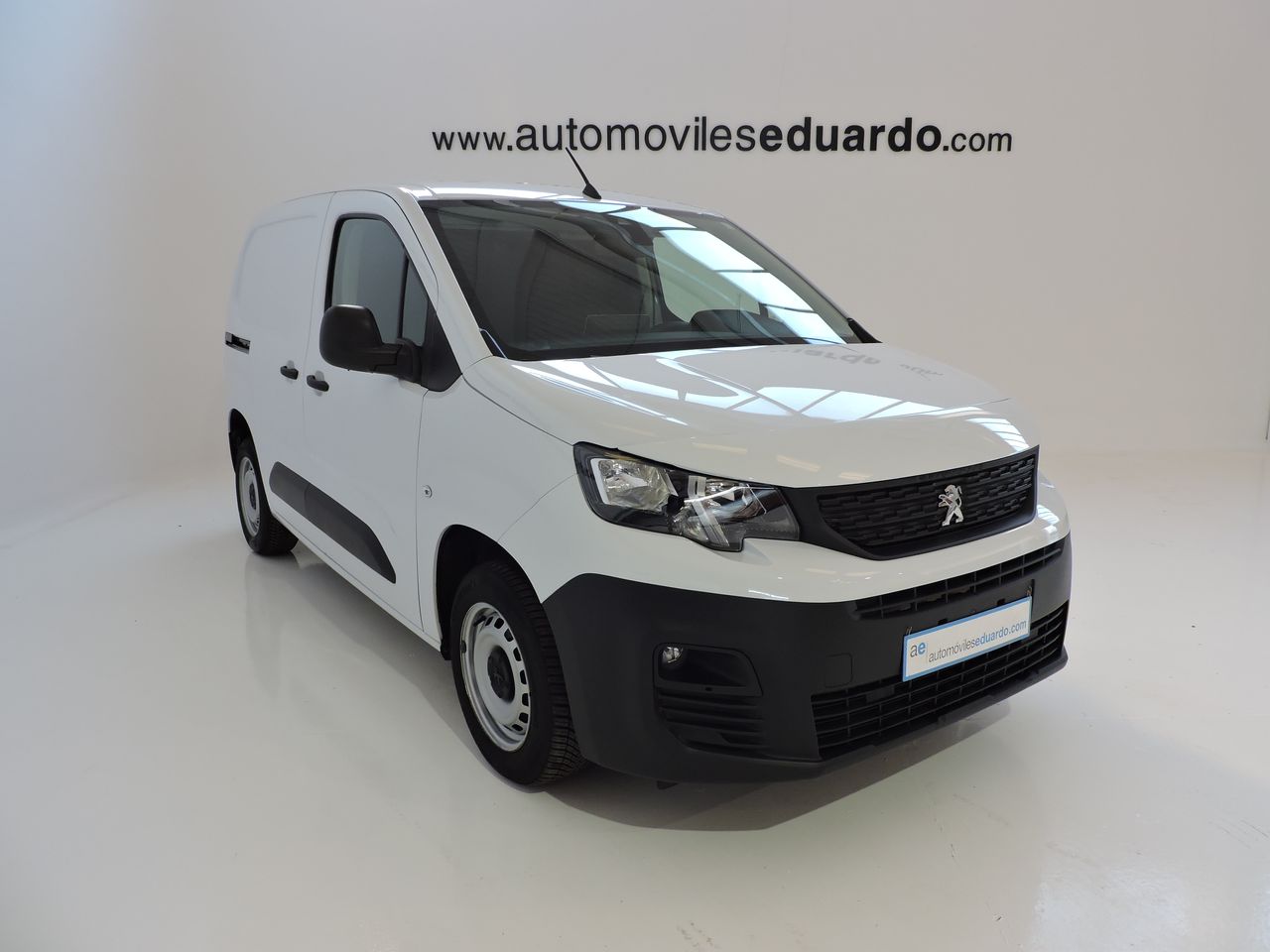 Peugeot Partner PARTNER VAN SWB DIESEL 1.5 BlueHDi 102cv L1 STD Light - Foto 4