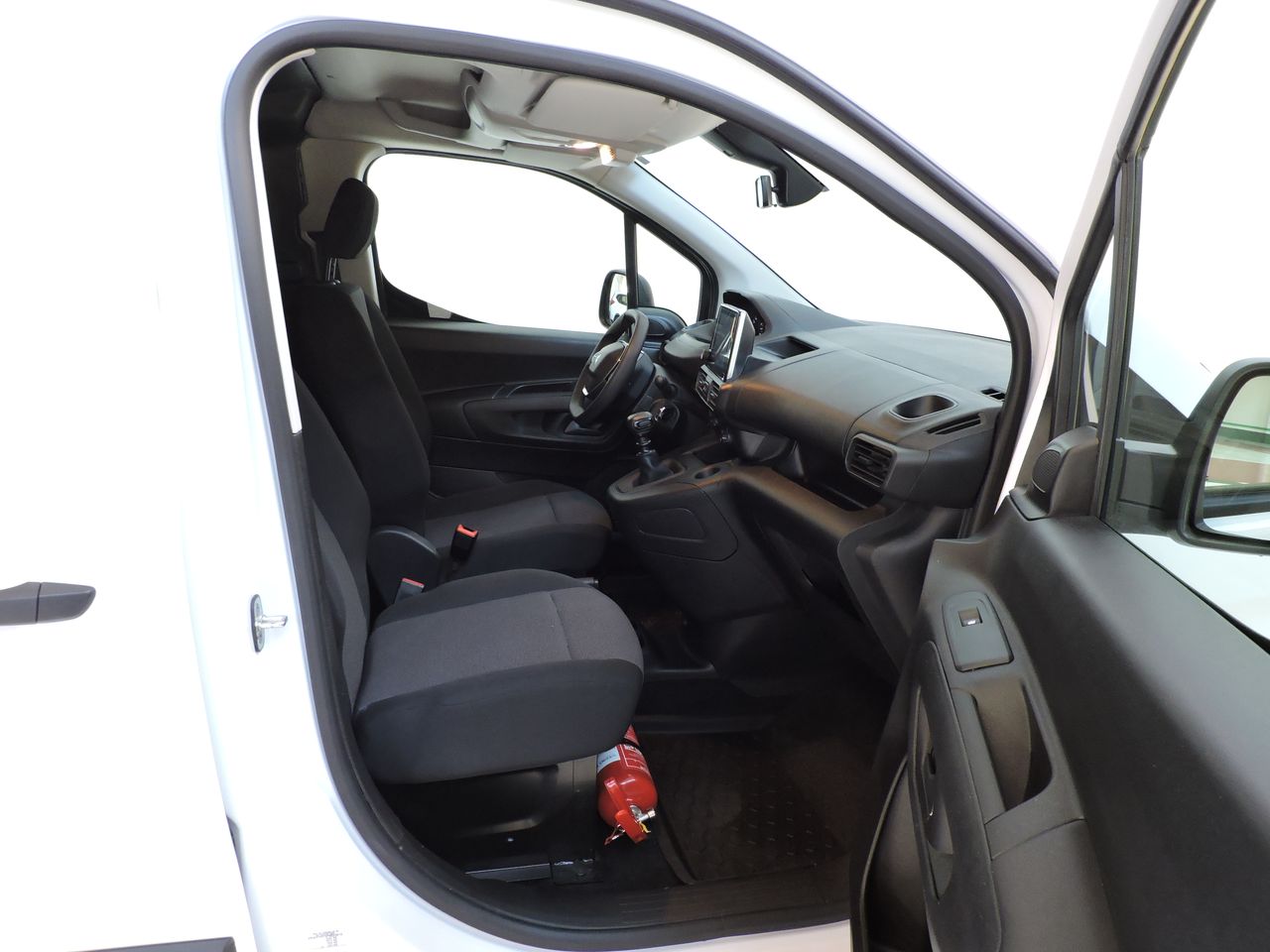 Peugeot Partner PARTNER VAN SWB DIESEL 1.5 BlueHDi 102cv L1 STD Light - Foto 9