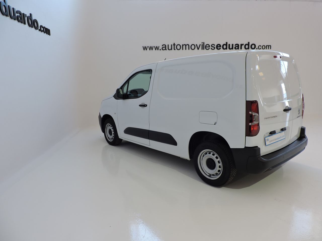 Peugeot Partner VAN SWB DIESEL 1.5 BlueHDi 102cv L1 STD Light - Foto 7