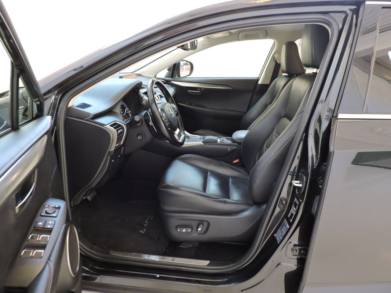 Lexus NX NX 300H Luxe 4WD AUTO - Foto 9