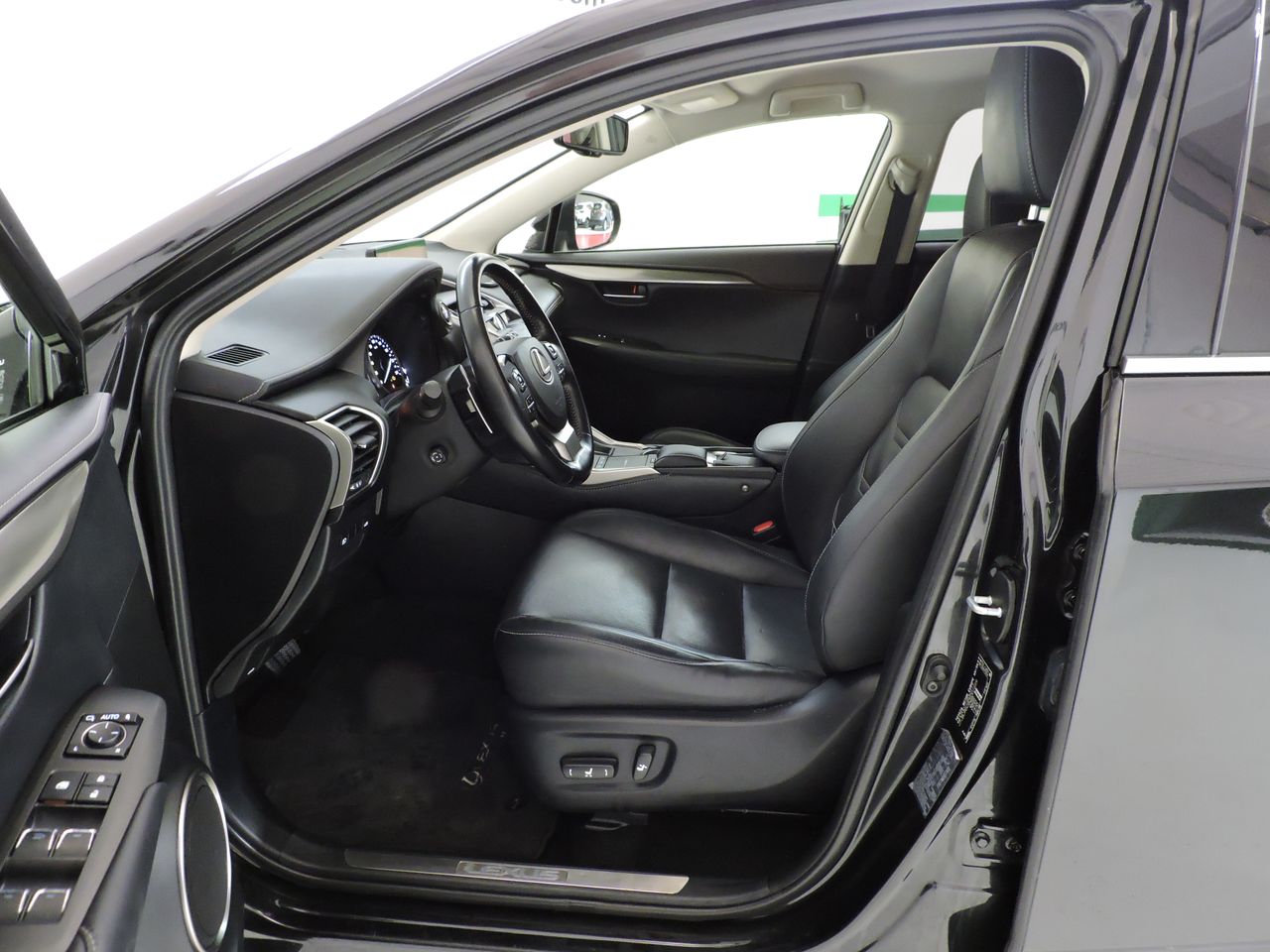 Lexus NX NX 300H Luxe 4WD AUTO - Foto 14