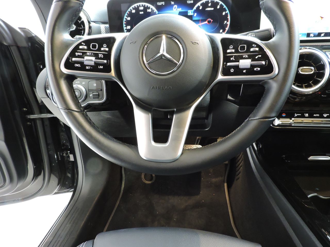 Mercedes CLA CLA 180 Business Solution Aut. 4p - Foto 12
