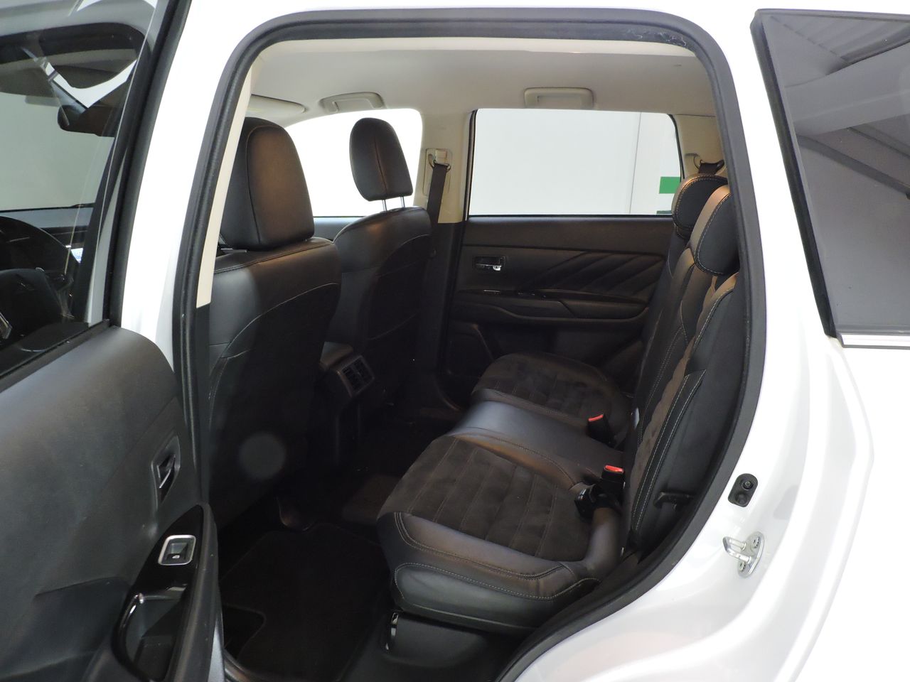 Mitsubishi Outlander 2.4 PHEV MOTION AUTO 4WD - Foto 11