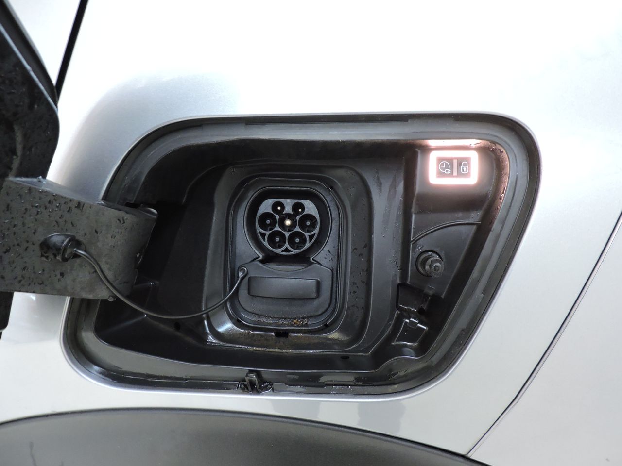 Peugeot e-2008 E-2008 Allure 136CV - Foto 16