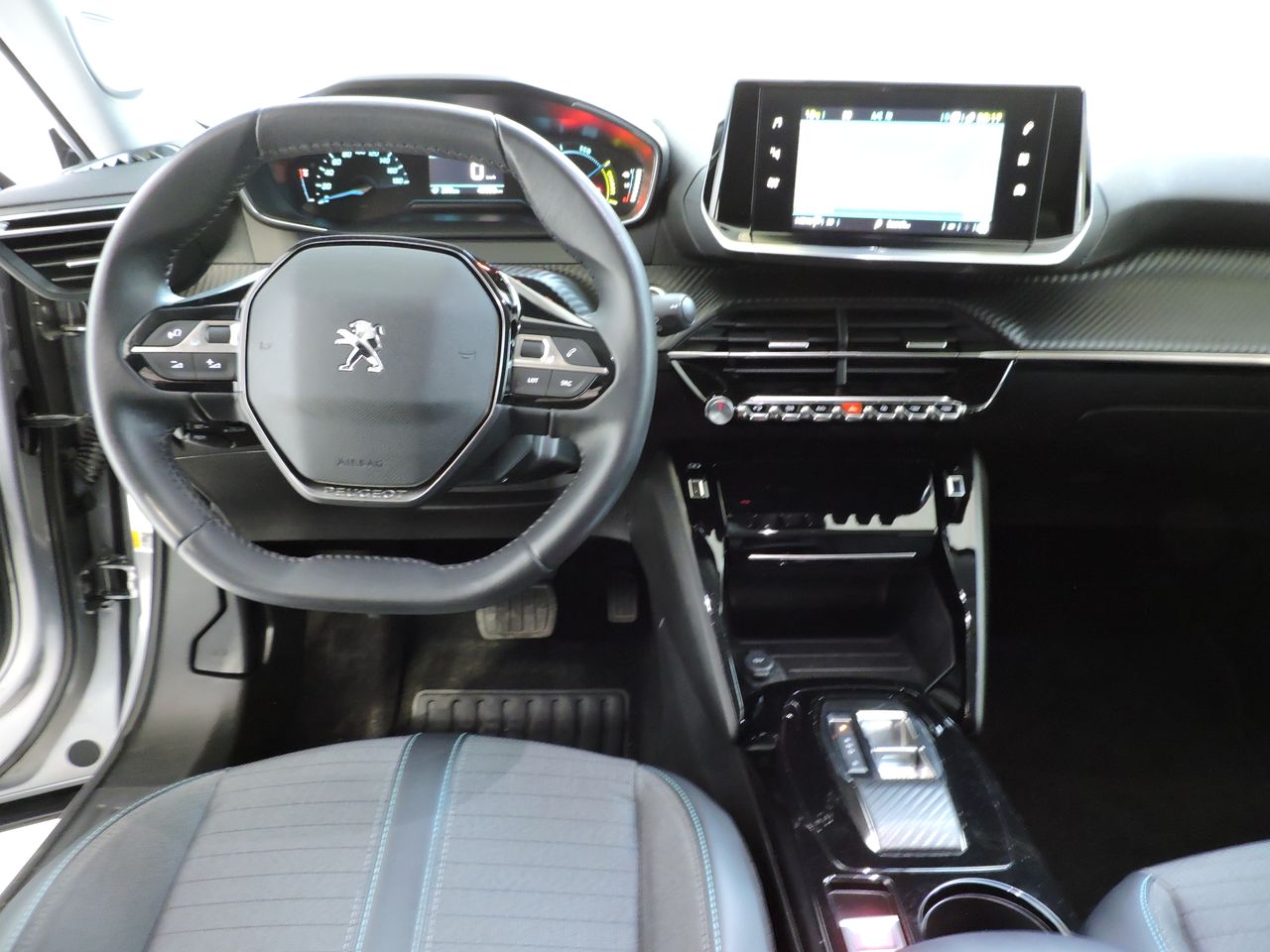 Peugeot e-2008 E-2008 Allure 136CV - Foto 8