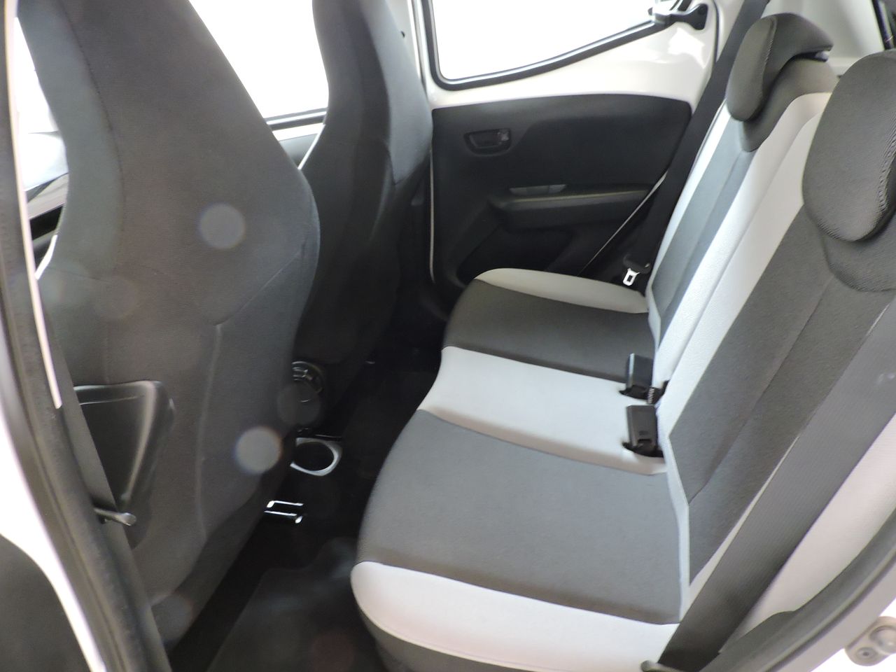 Toyota Aygo 5p 70 x-play - Foto 11