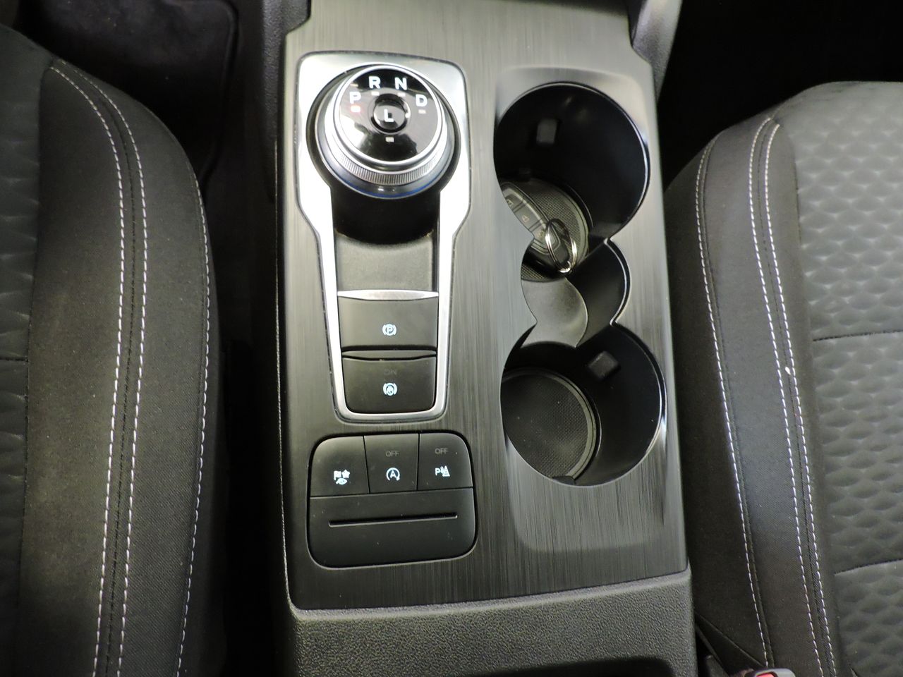 Ford Kuga 1.5 ECOBLUE 120CV 2WD CONNECT AUTO - Foto 13