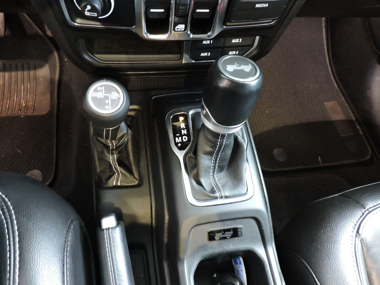 Jeep Wrangler 2.0T UNLIMITED 80TH ANNIVERSARY AUTO 4WD - Foto 13