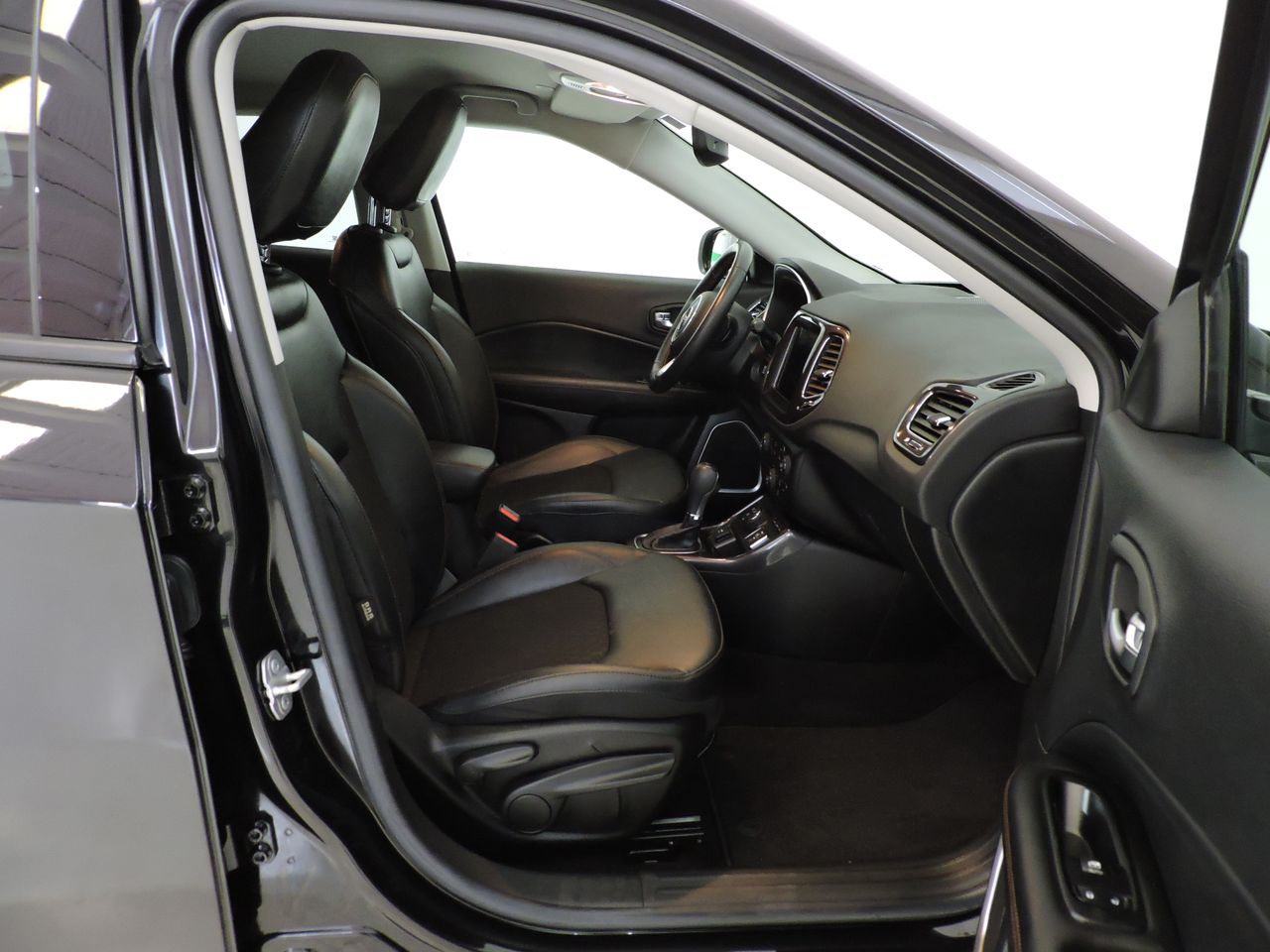 Jeep Compass 1.3 PHEV Limited 4xe Aut. - Foto 9