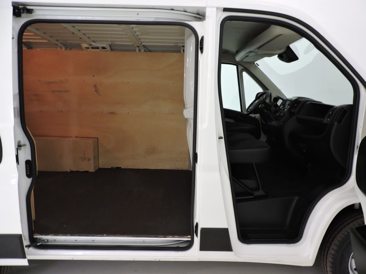 Citroën Jumper FG 30 L1H1 BlueHDi 120 S&S BVM6 Driver - Foto 12