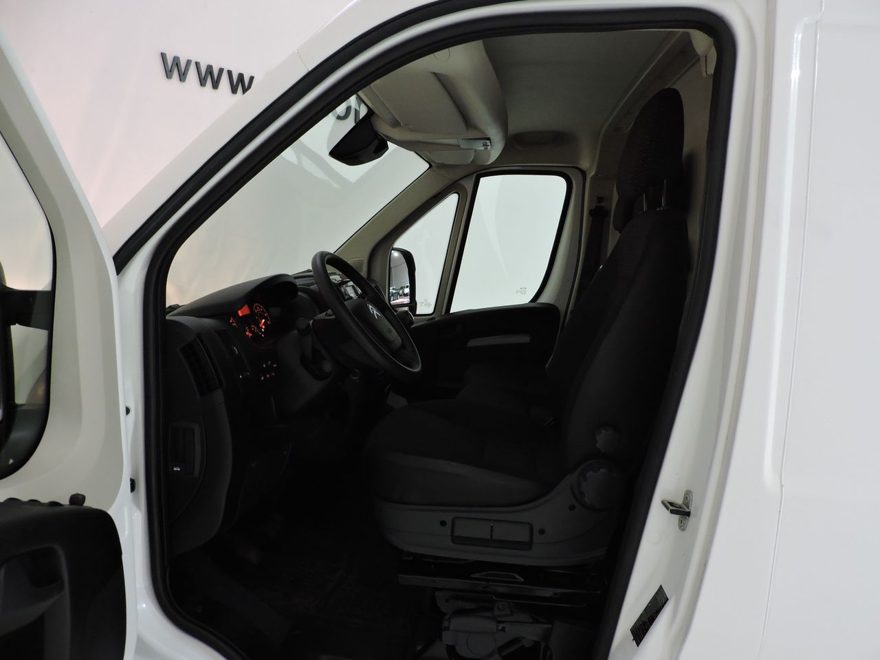 Citroën Jumper FG 30 L1H1 BlueHDi 120 S&S BVM6 Driver - Foto 8