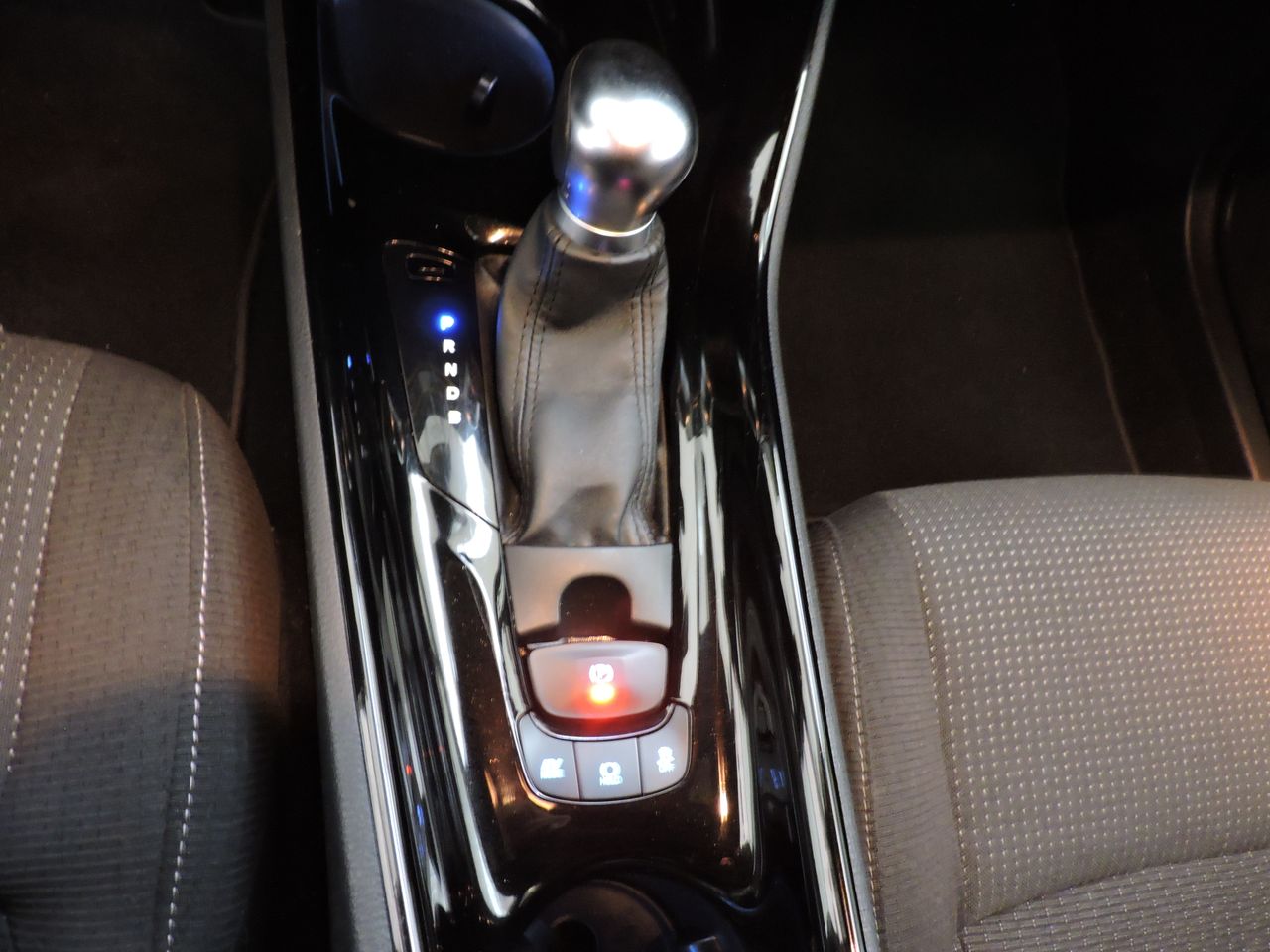 Toyota C-HR 1.8 HYBRID 122 GRAPHIC - Foto 10