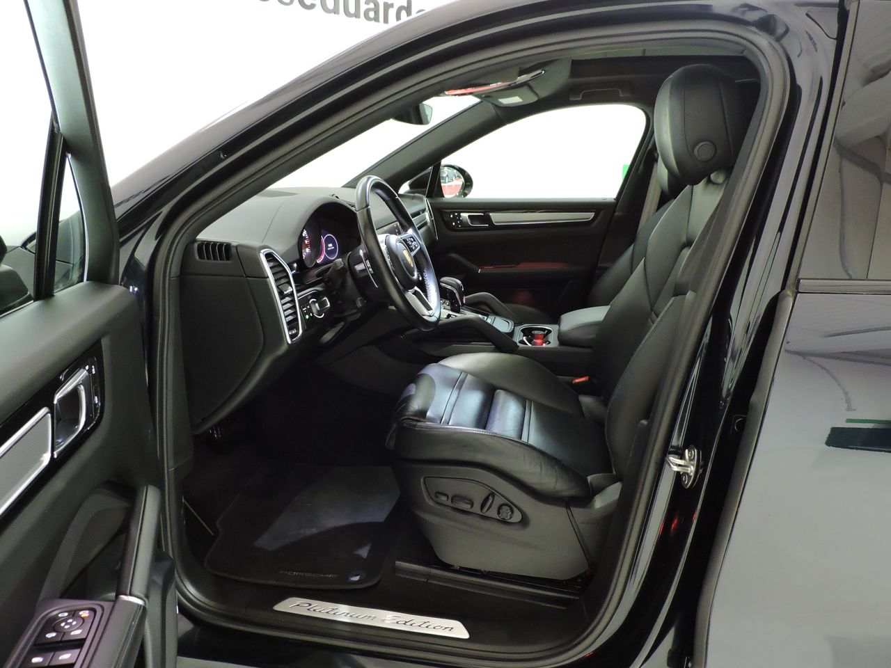 Porsche Cayenne CAYENNE COUPE  3.0 V6 PLATINUM EDITION - Foto 14