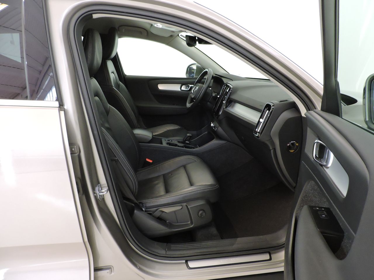 Volvo XC40 T4 RECHARGE GEARTRONIC INSCRIPTION EXPRESSION 5P - Foto 15