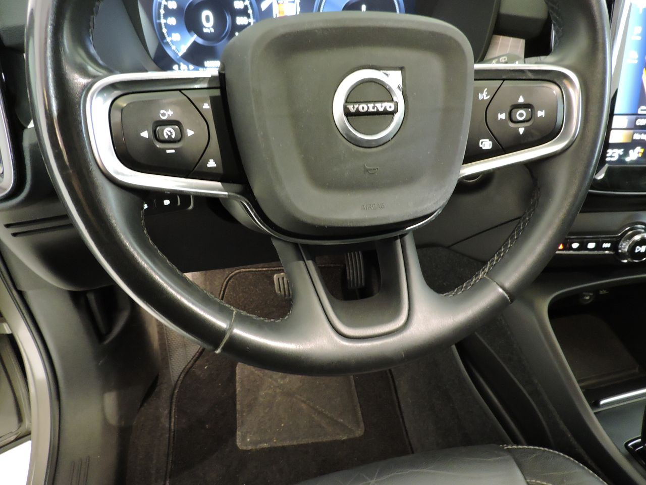 Volvo XC40 T4 RECHARGE GEARTRONIC INSCRIPTION EXPRESSION 5P - Foto 10