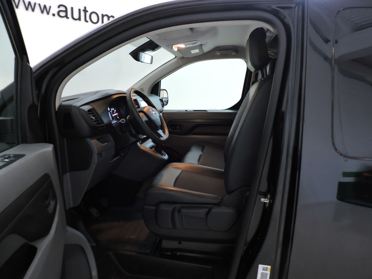 Opel Vivaro VIVARO 2600 FG 1.5 TD 120 L2H1 BInj. Edition - Foto 9