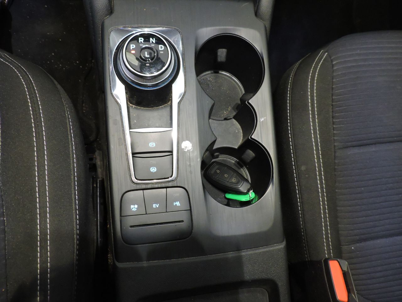 Ford Kuga 2.5 Duratec 225 PHEV Pshift Titanium - Foto 14