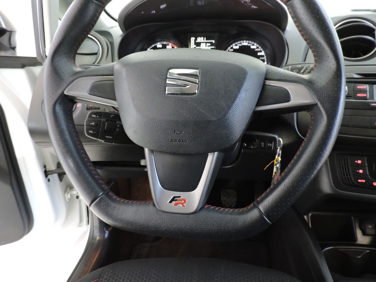 Seat Ibiza 5p 1.2 TSI 105 CV FR - Foto 12