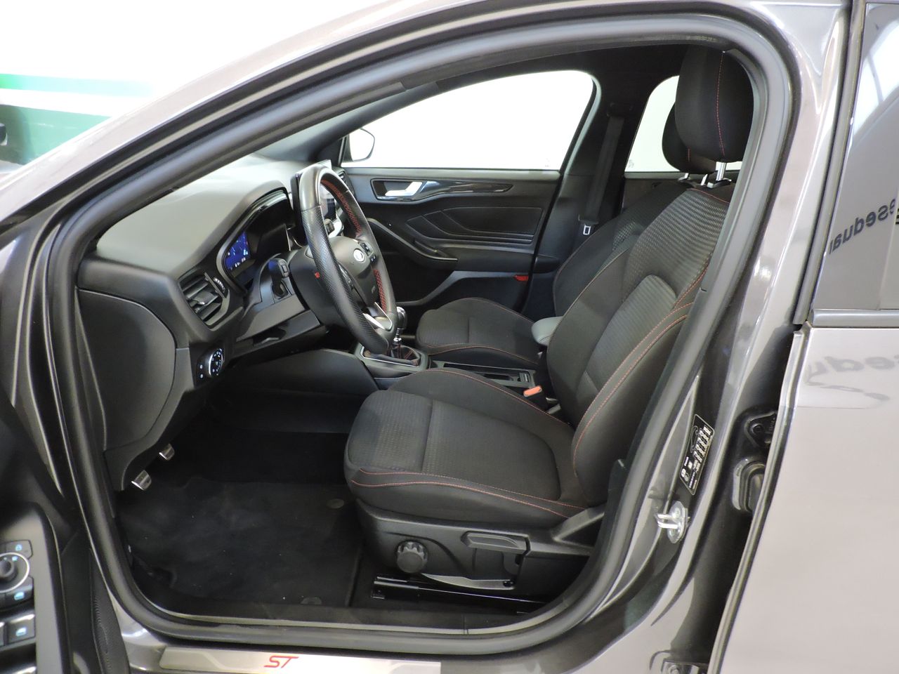 Ford Focus 1.0 ECOBOOST MHEV 125CV ST LINE - Foto 10