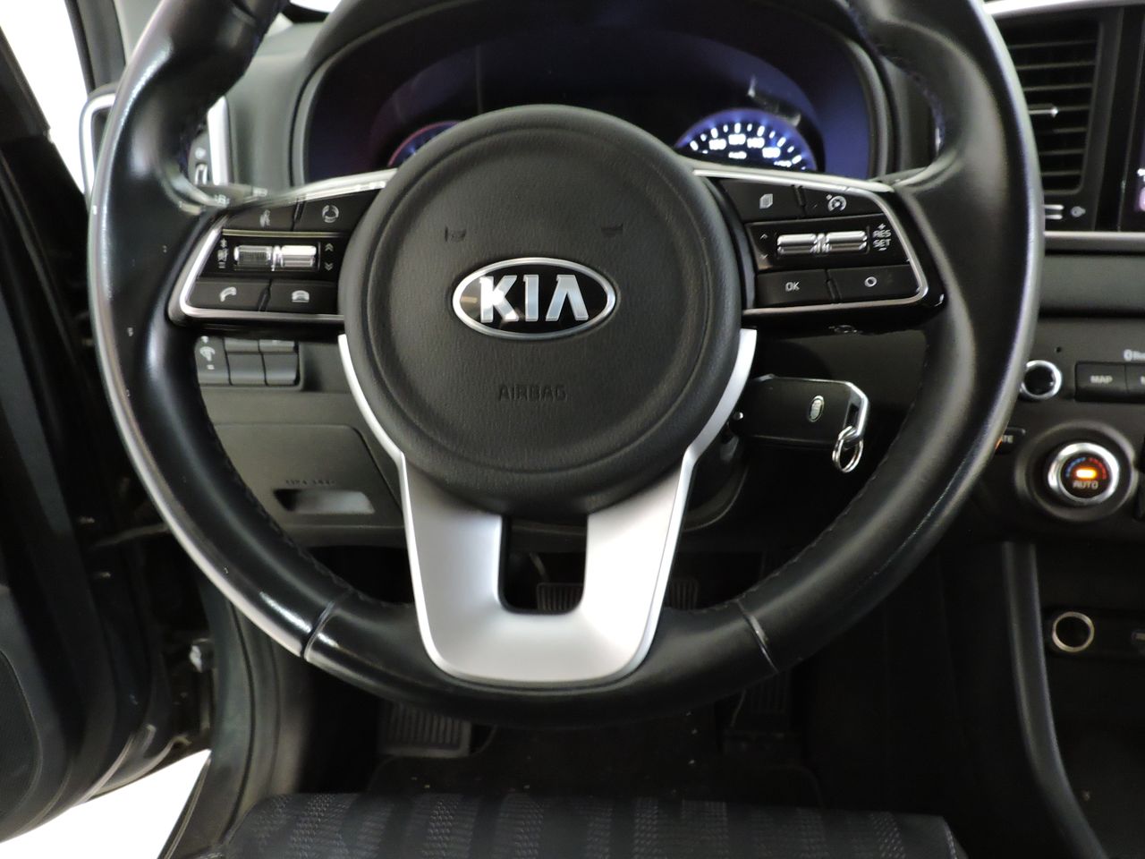 Kia Sportage 1.6 MHEV Business 136CV 4x2 - Foto 12