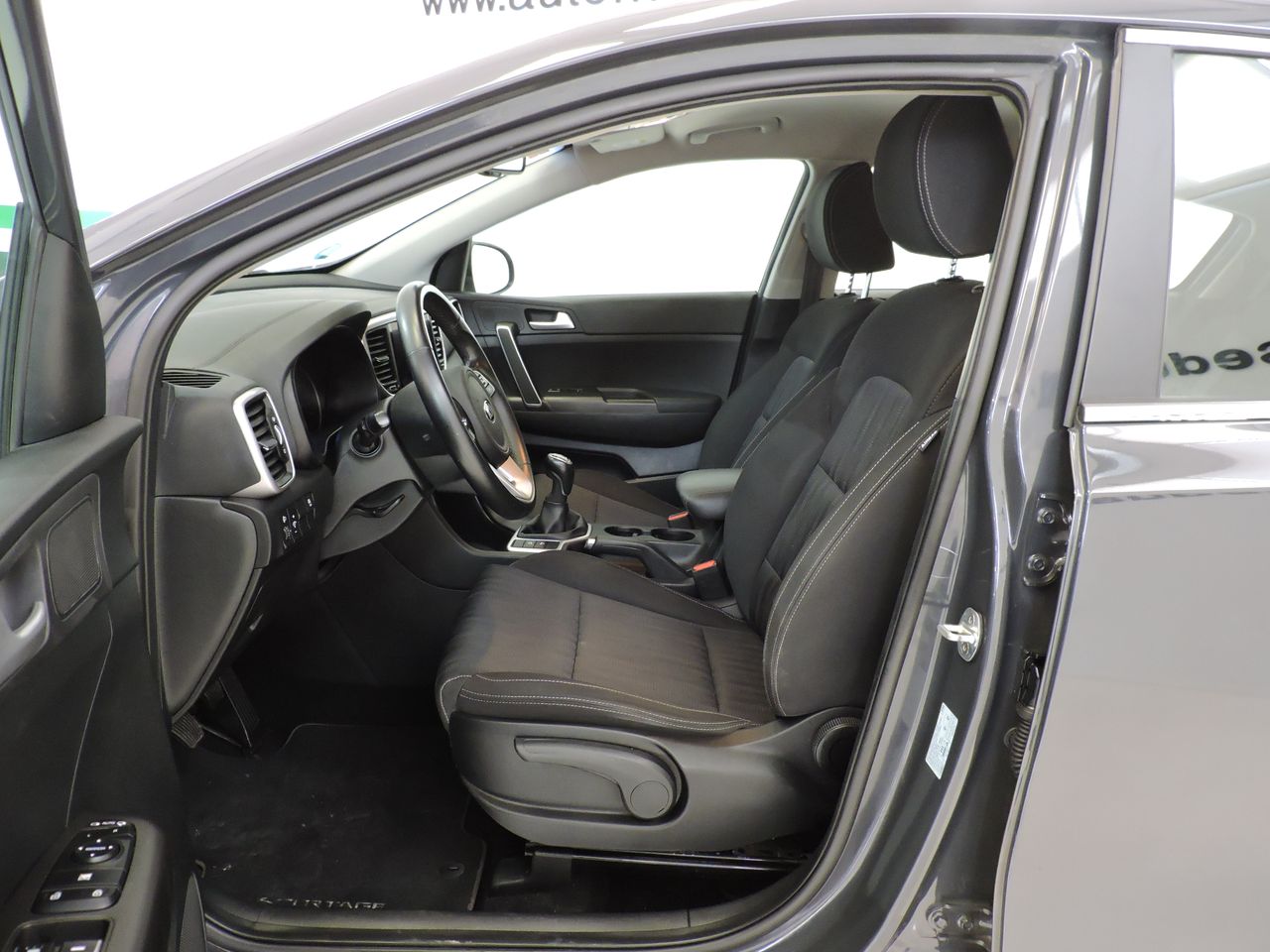 Kia Sportage 1.6 MHEV Business 136CV 4x2 - Foto 9