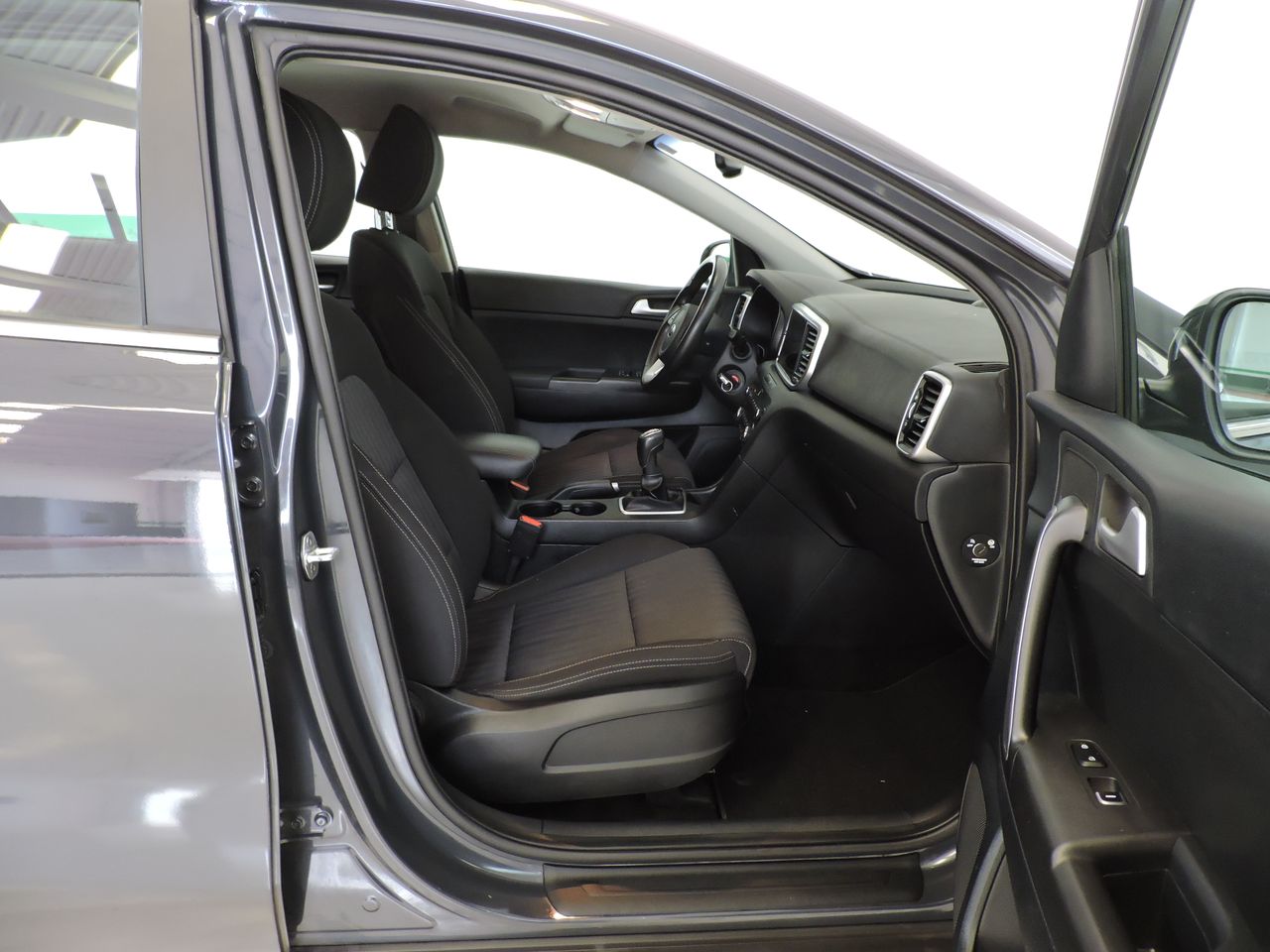 Kia Sportage 1.6 MHEV Business 136CV 4x2 - Foto 10