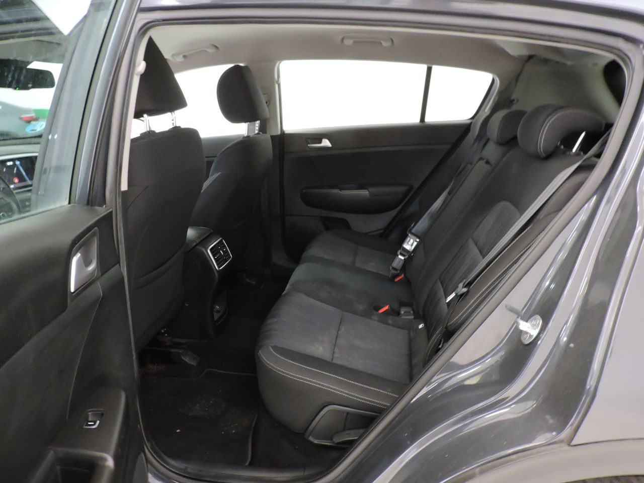 Kia Sportage 1.6 MHEV Business 136CV 4x2 - Foto 11