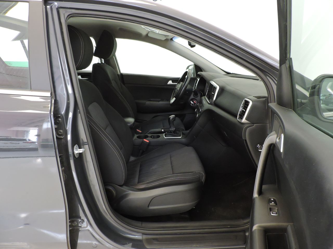 Kia Sportage 1.6 MHEV Business 136CV 4x2 - Foto 10