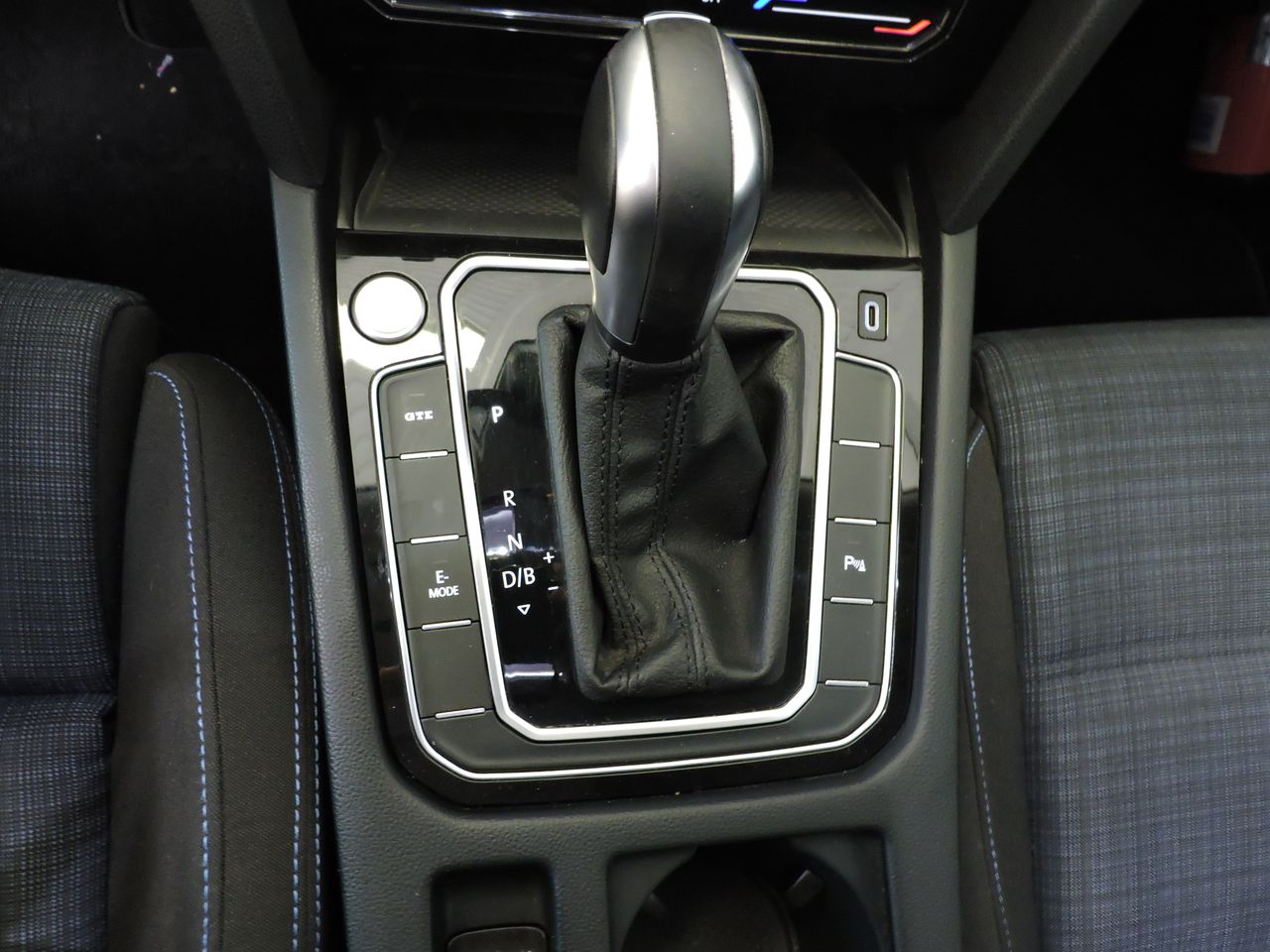 Volkswagen Passat 1.4 TSI GTE Business DSG 4p - Foto 13