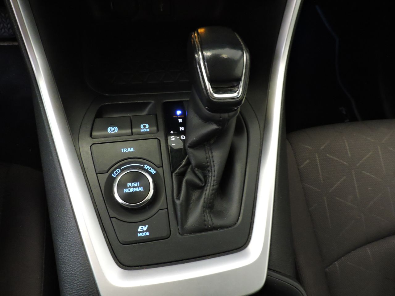 Toyota Rav4 2.5 HV 222V E-CVT BUSINESS 4WD - Foto 15