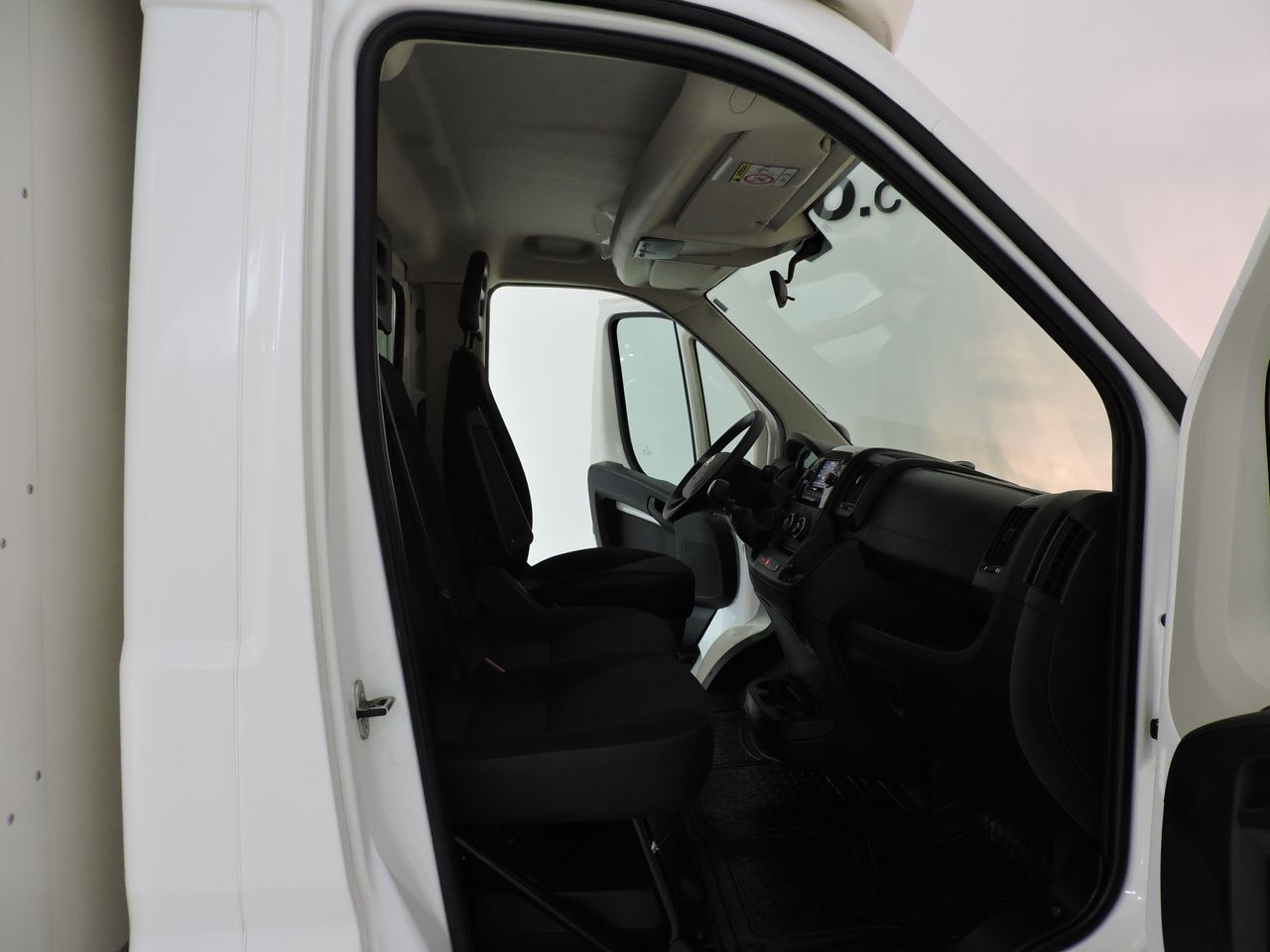 Citroën Jumper Chassis cab 4-35 L4 BlueHDi 140 S&S BVM6 Control - Foto 9